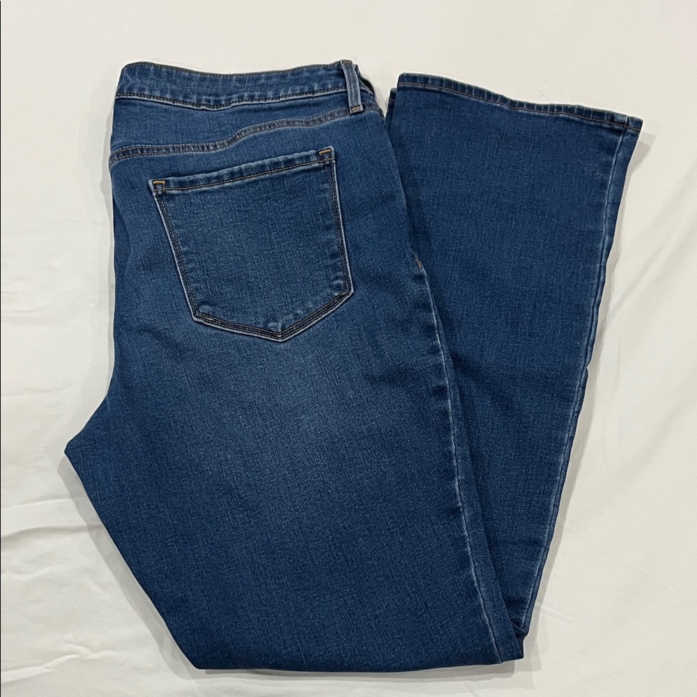 Old Navy Women's Boot Cut Jeans in Deep Blue